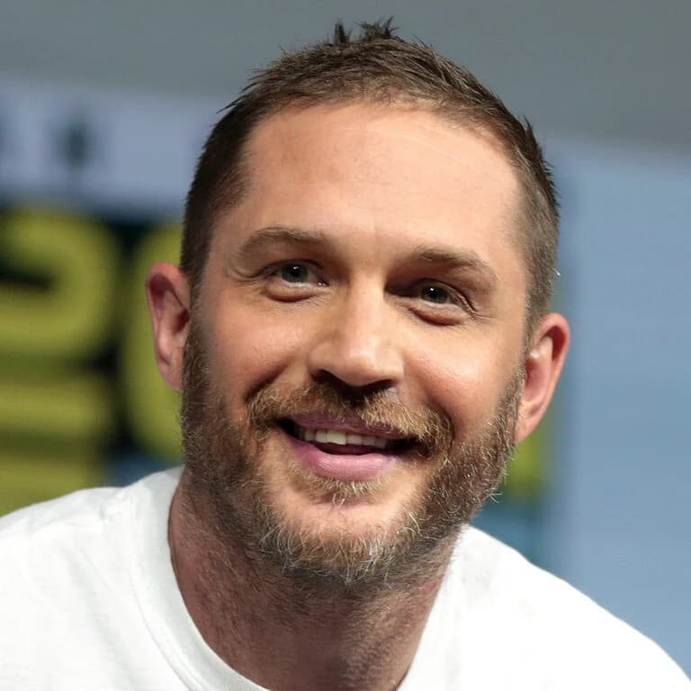 Tom Hardy demonstrating how hooded eyes and a low brow can compensate for non-positive canthal tilt